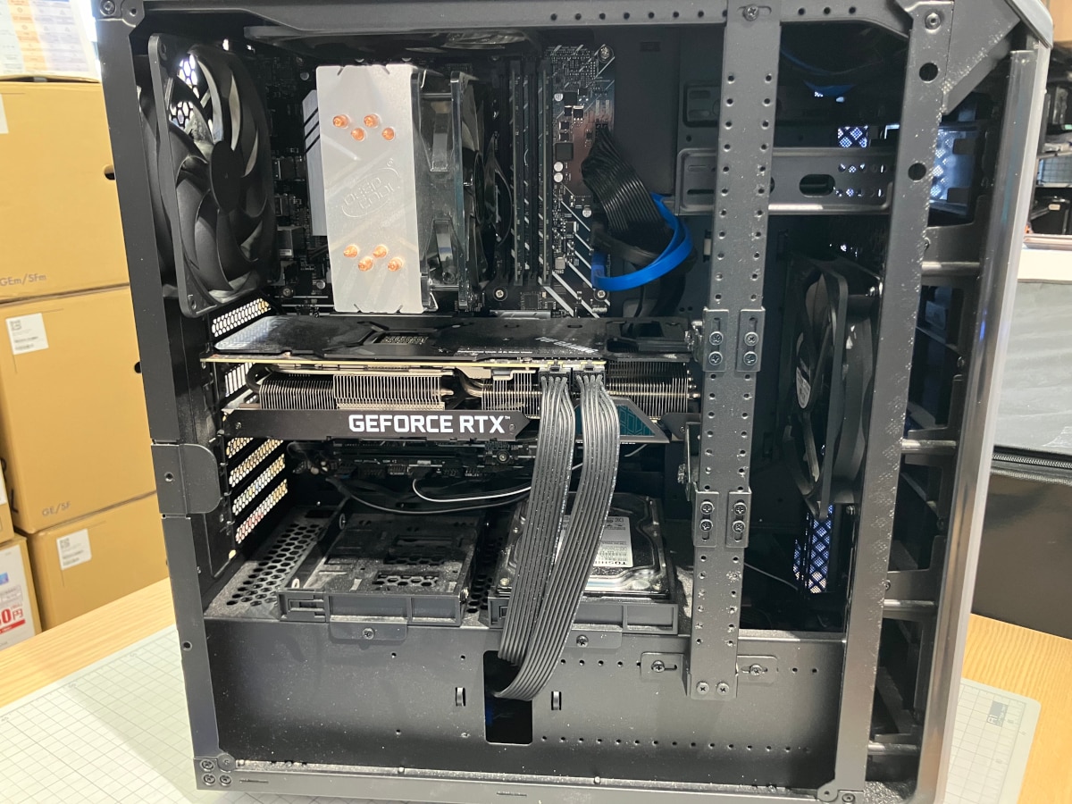 クリーニング前パソコン内部