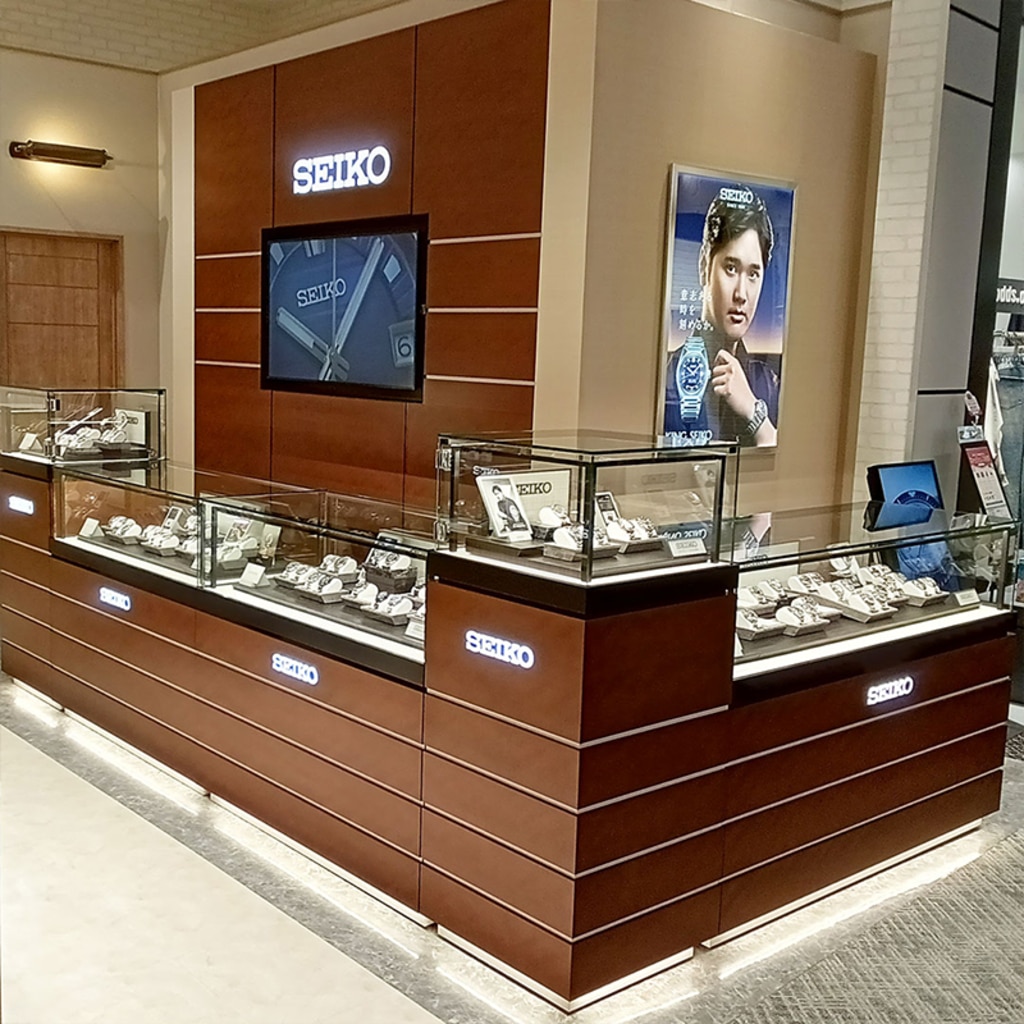 ザ・クロックハウス ニューベーシック 高岡店はセイコーウオッチが展開するグローバルブランド、キングセイコー・プロスペックス・アストロン・プレザージュなど多彩な商品を取り揃えた「セイコーウオッチサロン」店舗となり、より一層充実したコレクションをご堪能いただけます。