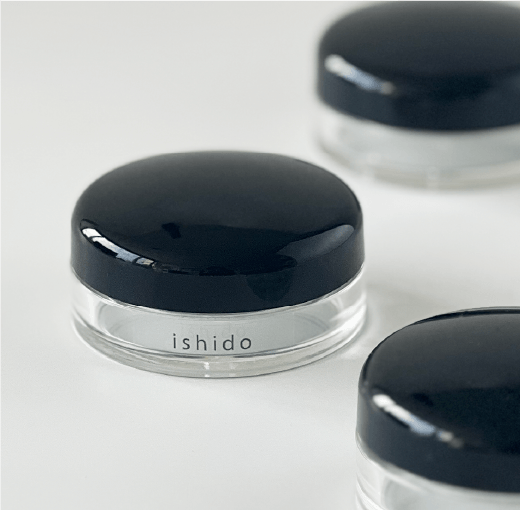 小さいフェイスパウダー容器