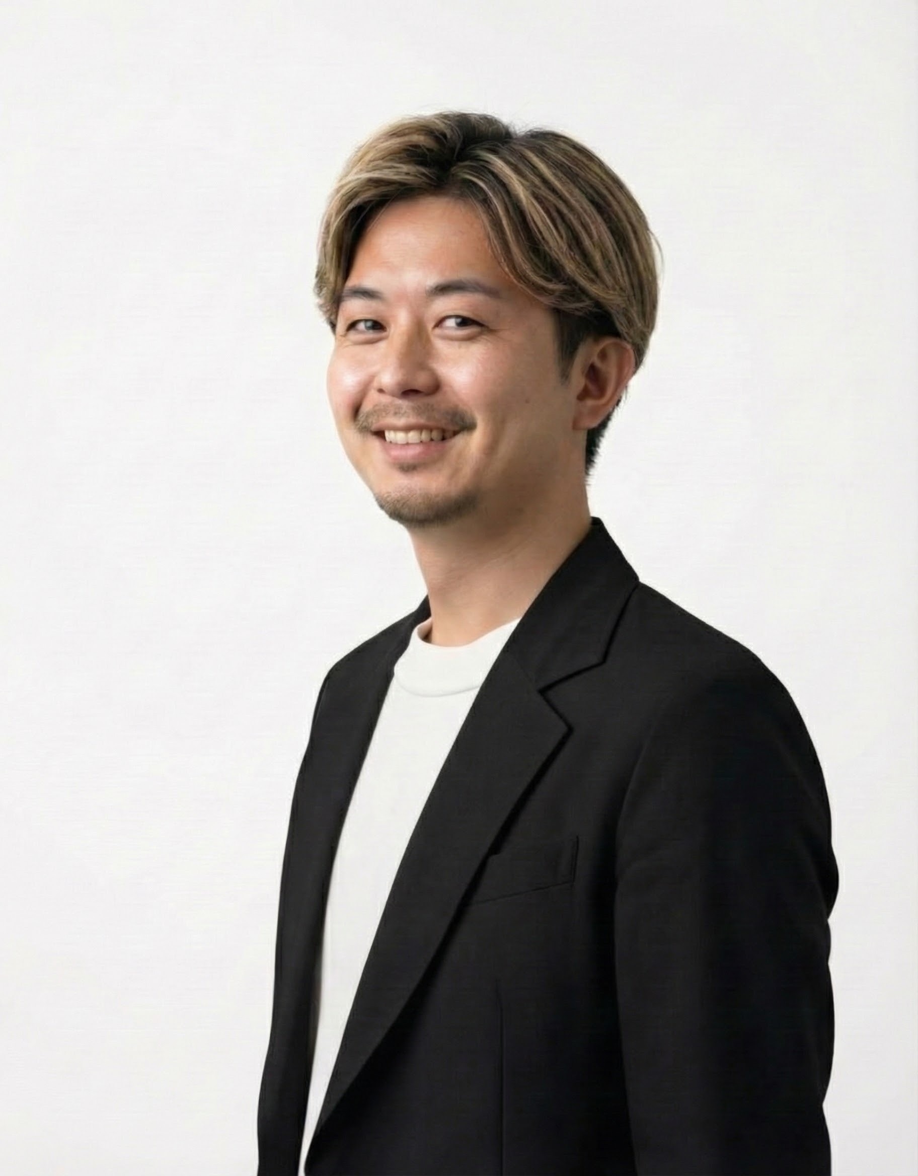 プロフィール写真｜税理士法人 hands-for-startups 榎本 陽介