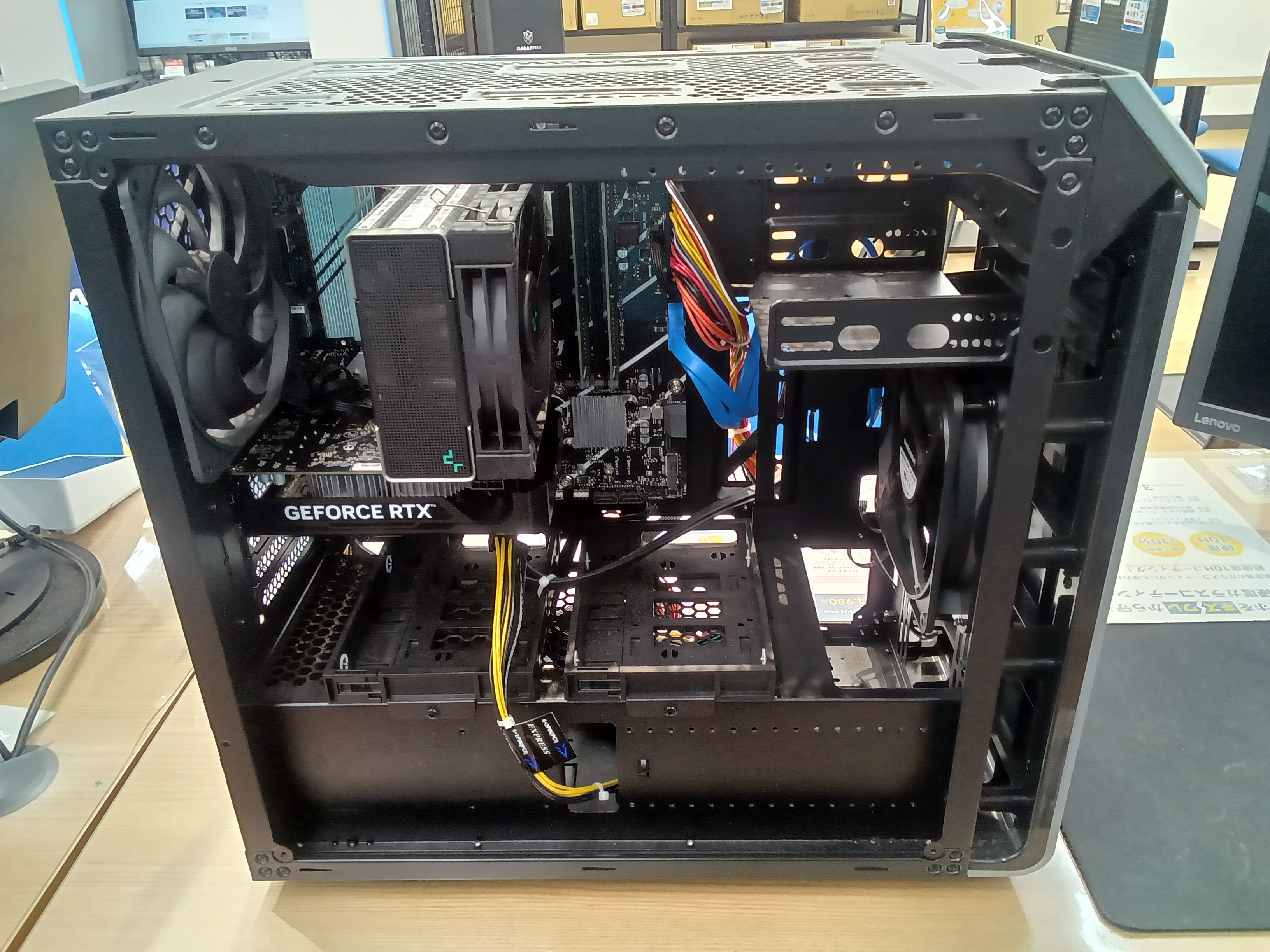 クリーニング前パソコン内部