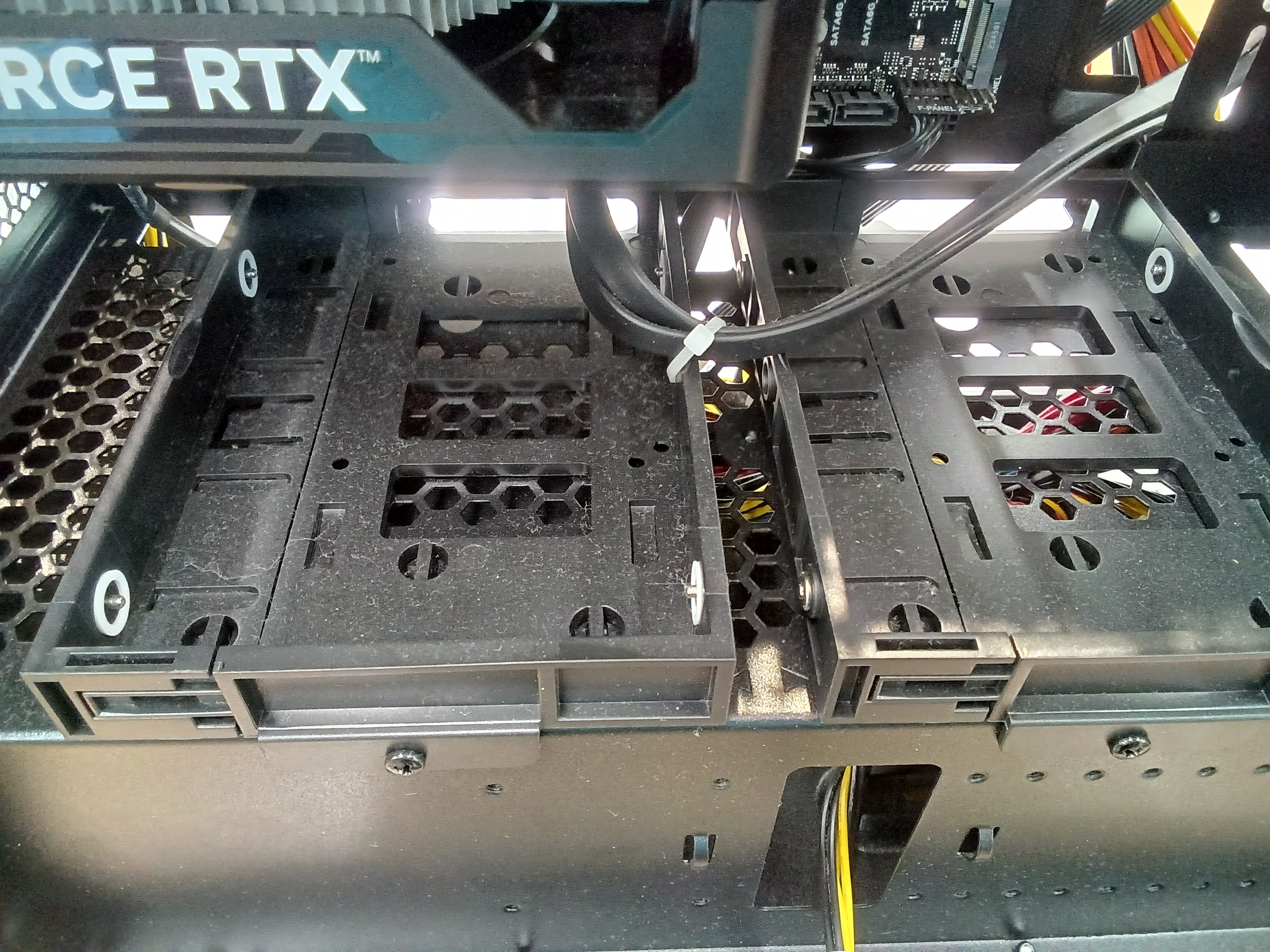 クリーニング前パソコン内部