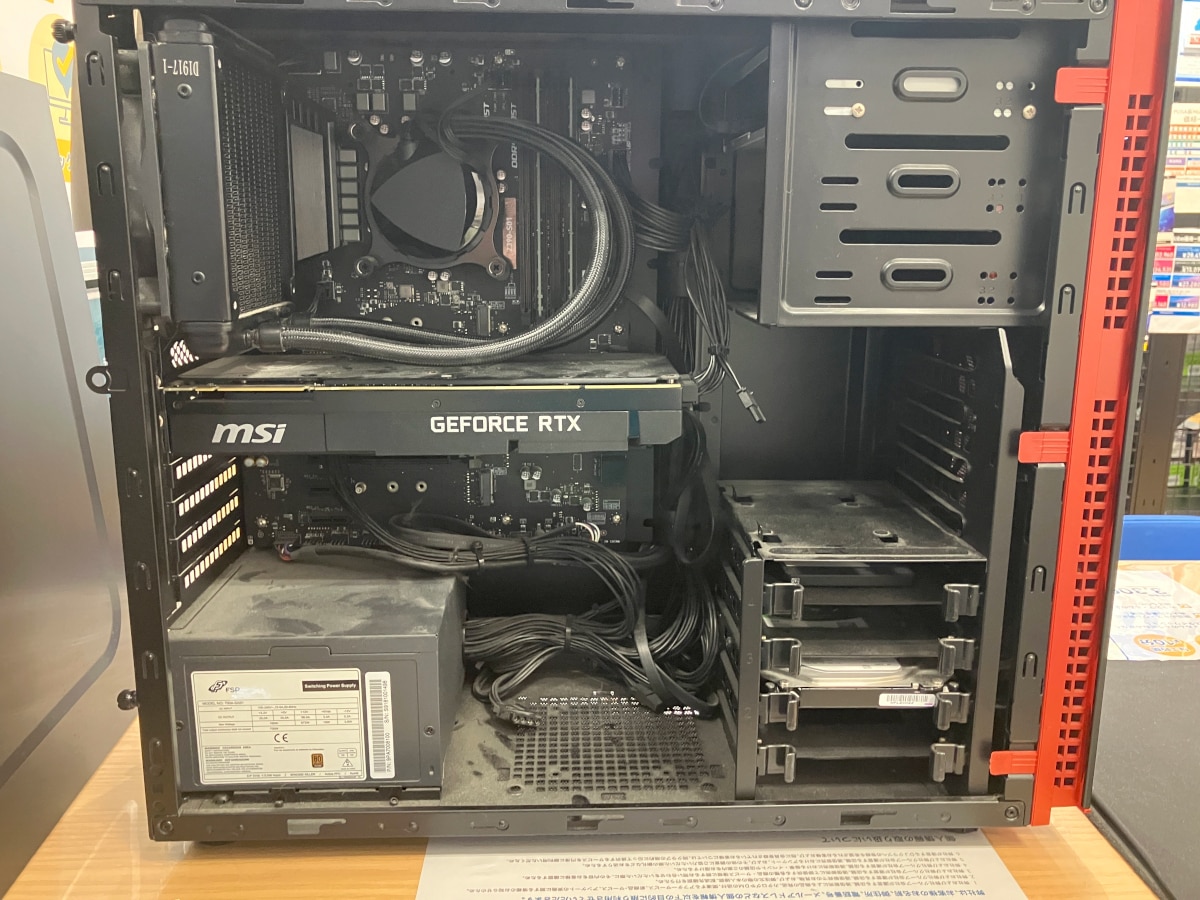 クリーニング前パソコンん内部1