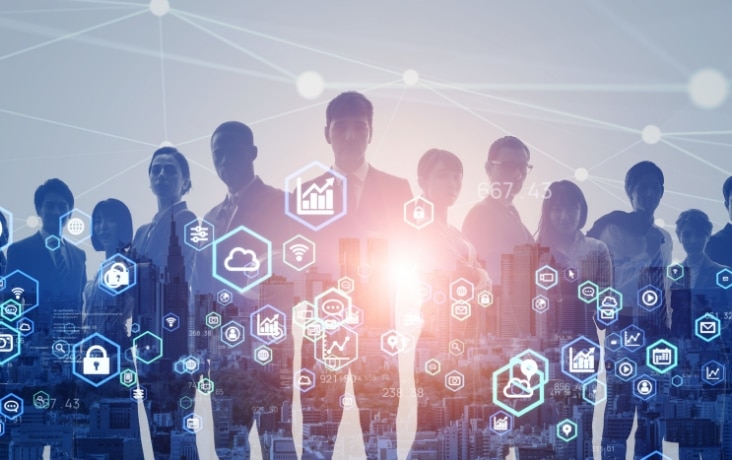 デジタル技術を活用するビジネスチームのイメージ