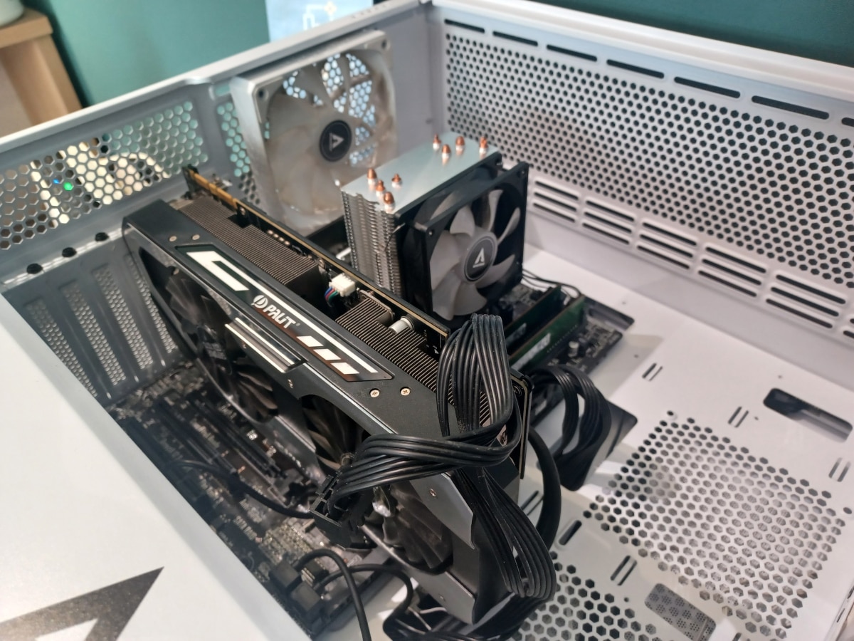 パソコン内部全体