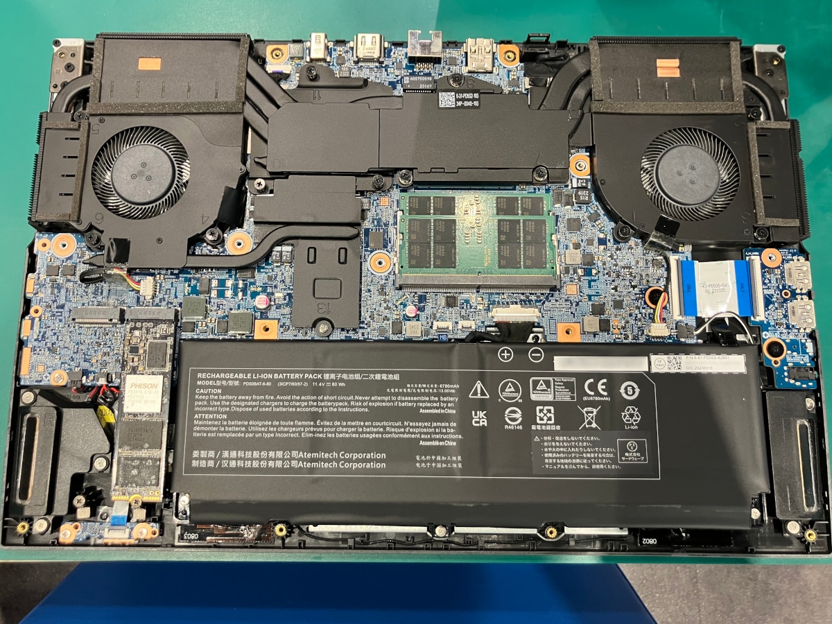 クリーニング後のパソコン内部