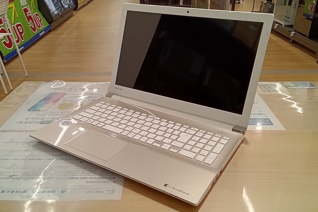 パソコン修理事例 Dynabook製ノートパソコン 液晶画面が割れてしまった