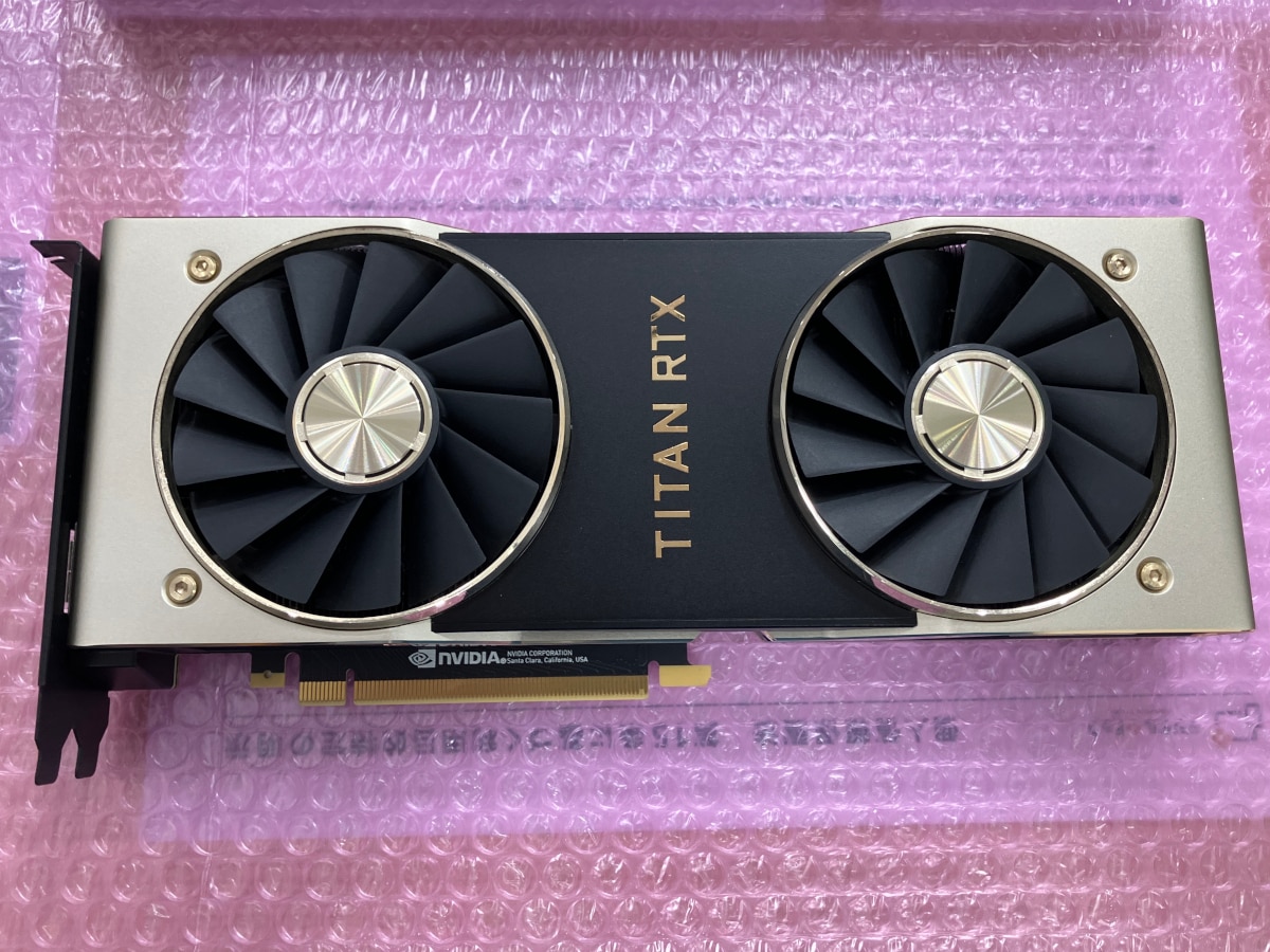 作業完了後のTITAN RTX。外観の美しさはそのままに、内部の熱伝導効率が劇的に改善されました。