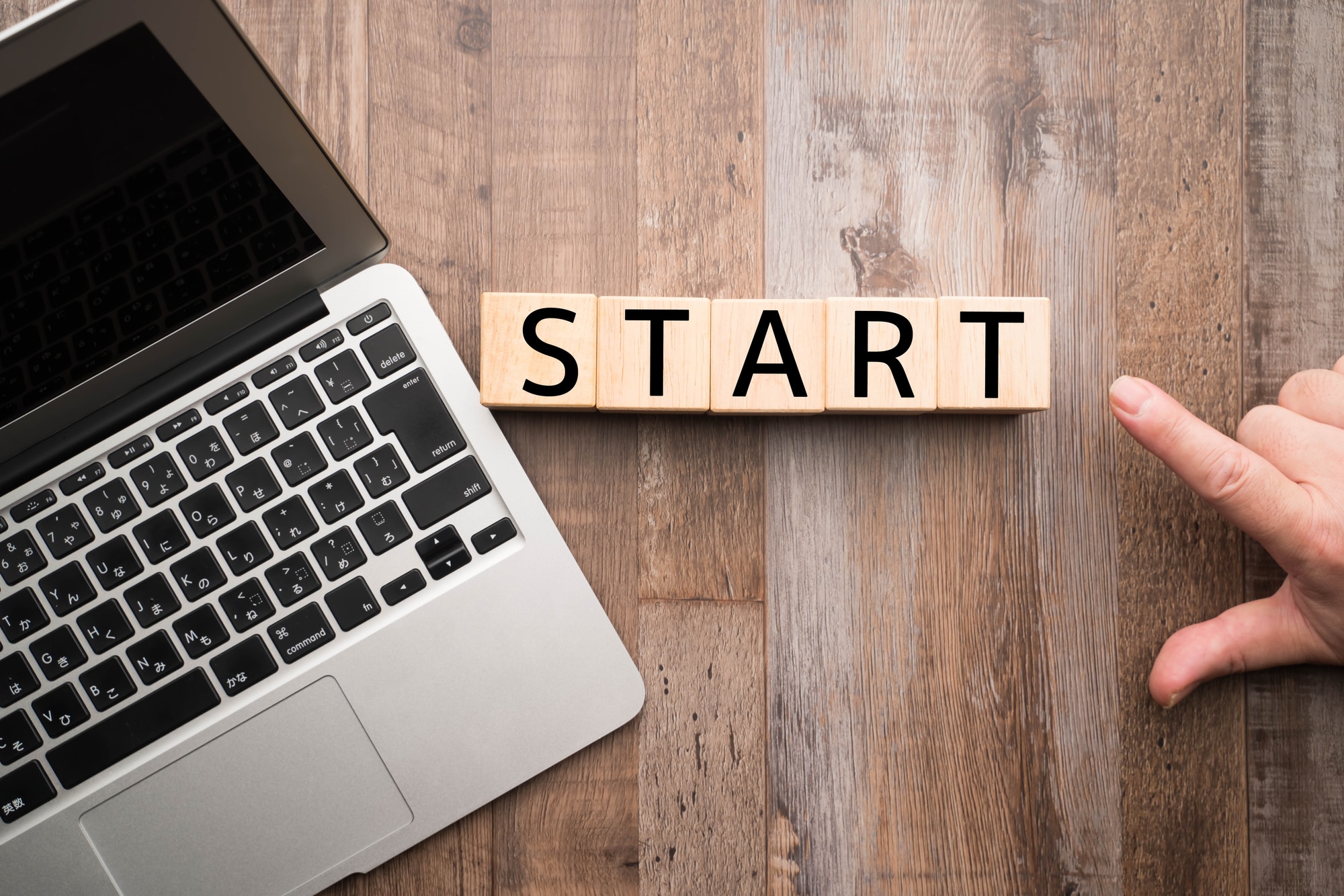 STARTの文字の積み木