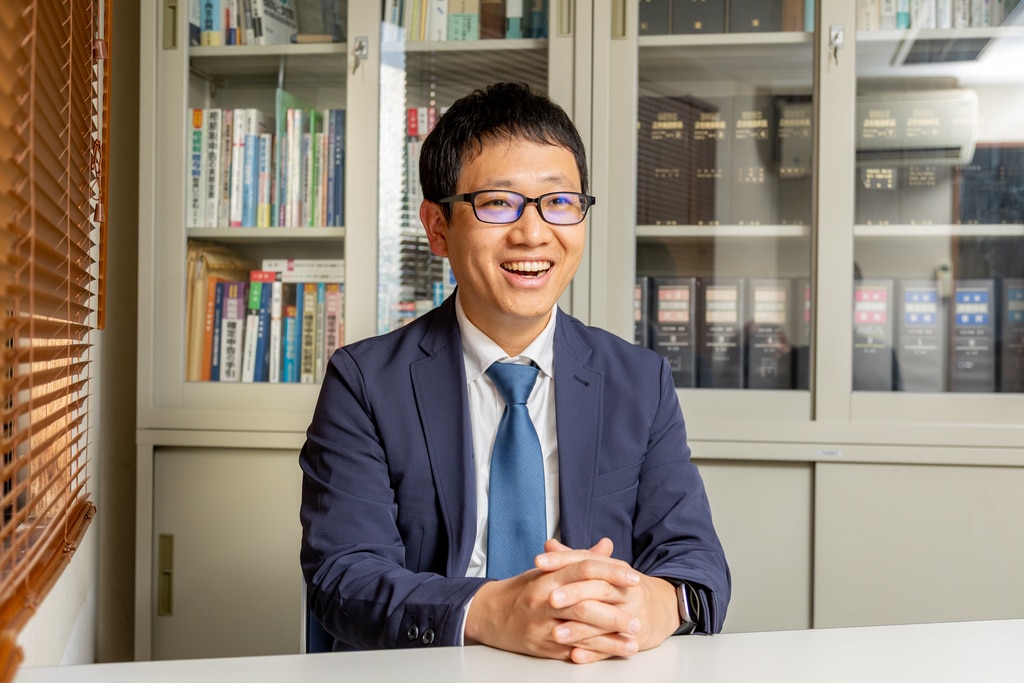 笑顔でクラウド化の経緯を話すプロジェクトリーダーの渡邊清太郎様。