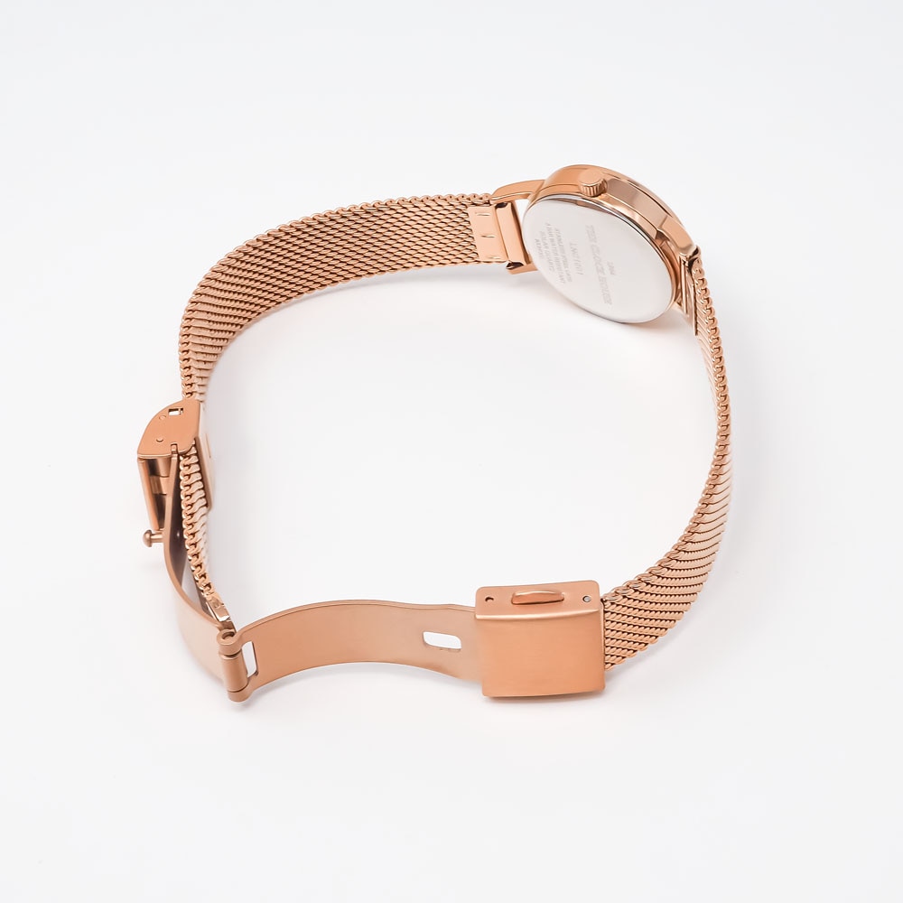 スムーズな着脱を助けるワンタッチバックル