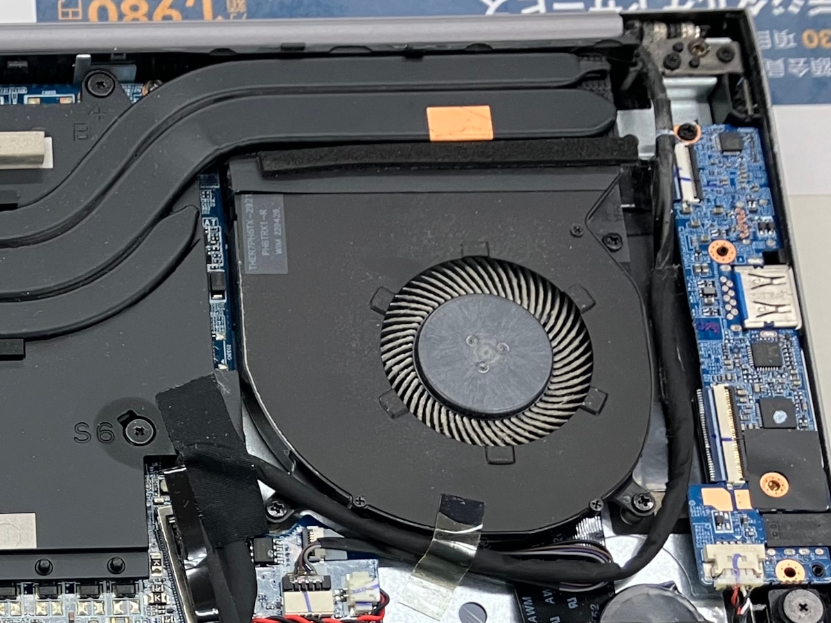 GALLERIA ノートPC 内部クリーニング 前 冷却ファンアップ