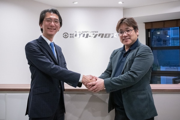 左：SOLIZE Ureka Technology株式会社 代表取締役社長 堤 寛朗 右：株式会社グリーンクロス 代表取締役社長 久保 孝二