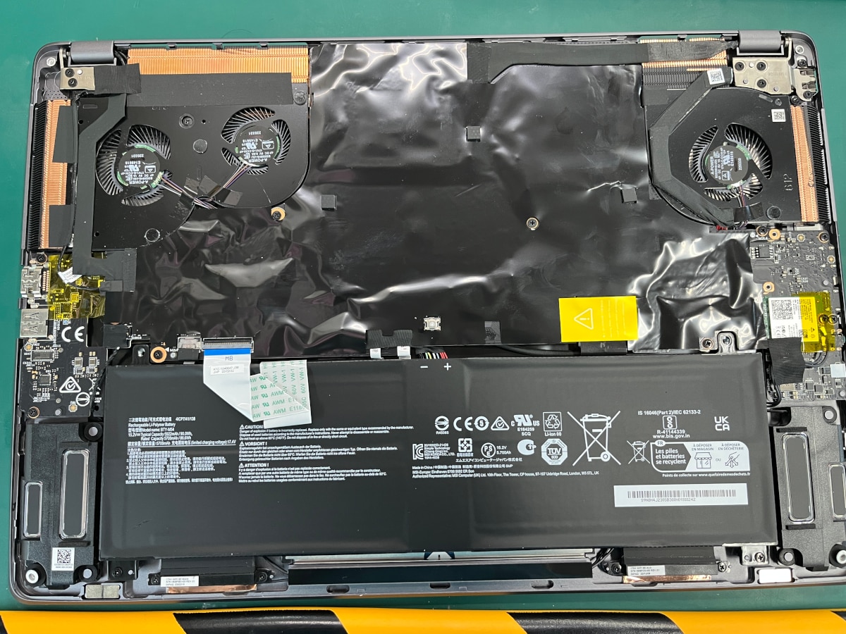 クリーニング後パソコン内部全体