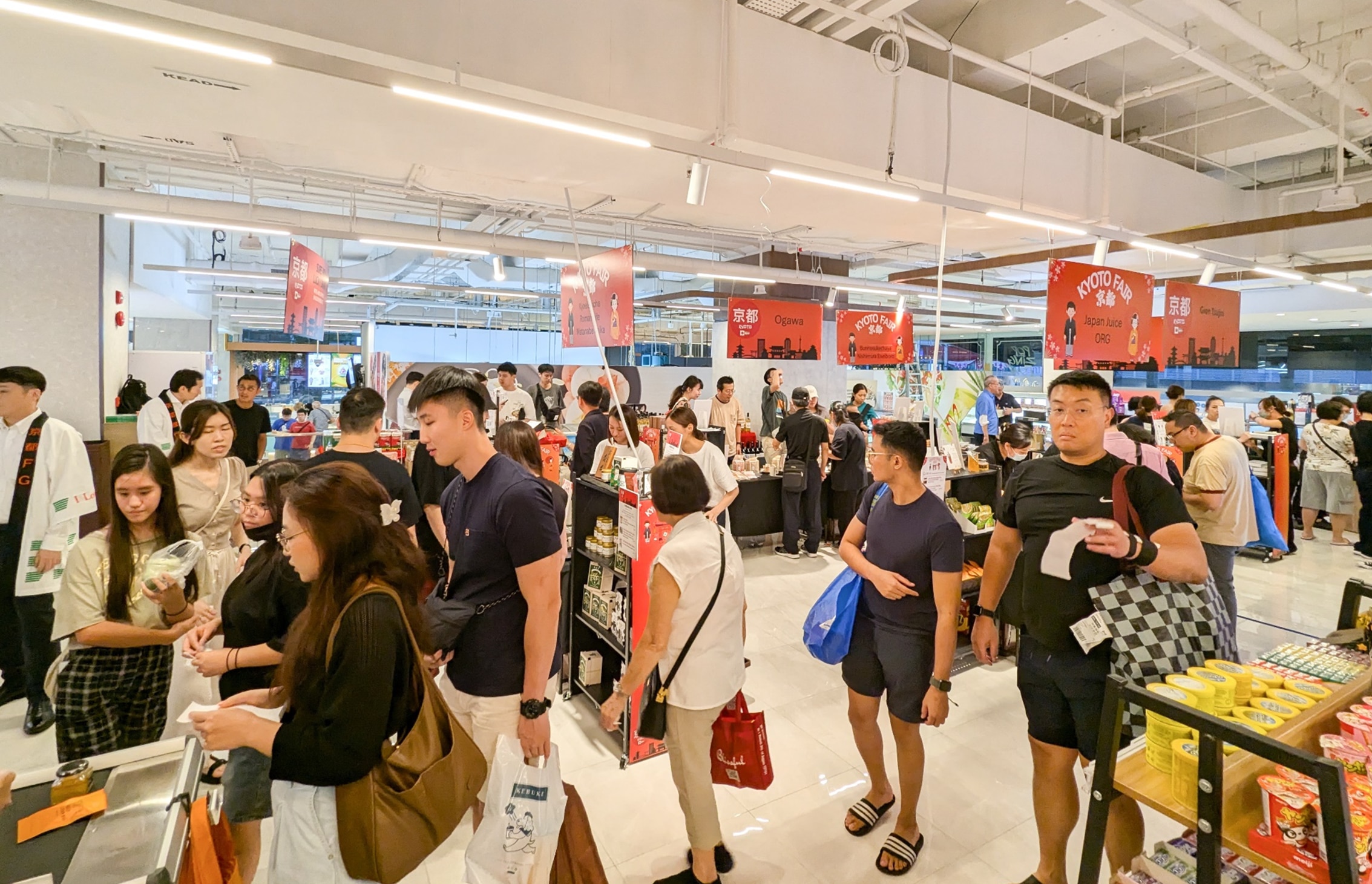 シンガポールでの販売チャネル_展示会