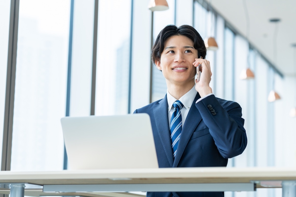 電話営業のシーン