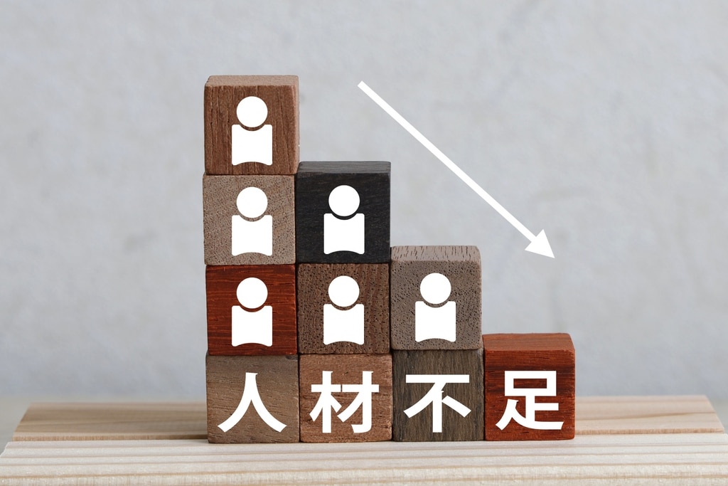 製造業で人手不足が続くのはなぜ？データを用いて解説