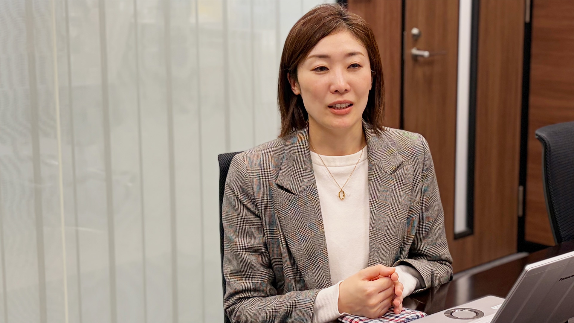 女性幹部育成プログラム(WAP)導入事例|戸田建設株式会社 梶野さまインタビュー風景