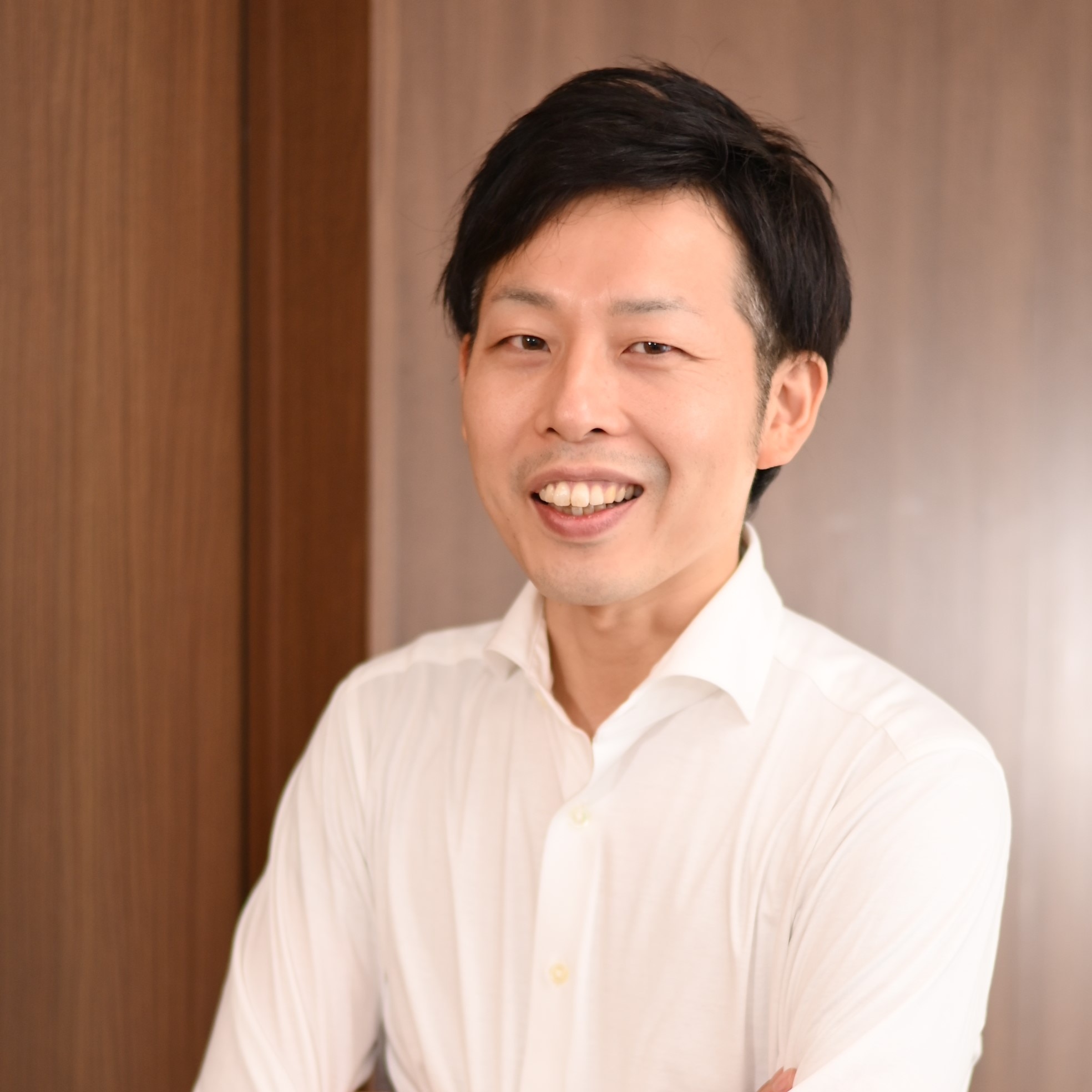 プロフィール写真｜会計士Village運営 公認会計士/税理士 阿部和慶 様