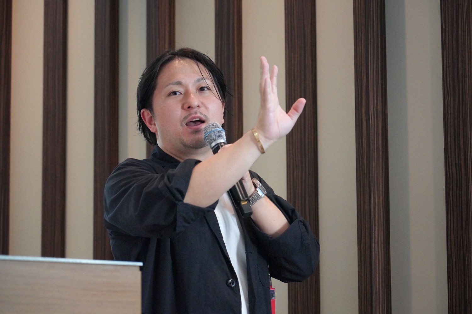 上林 慎介氏