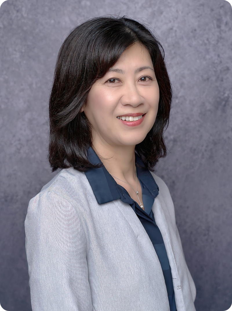 上杉 栄美 氏