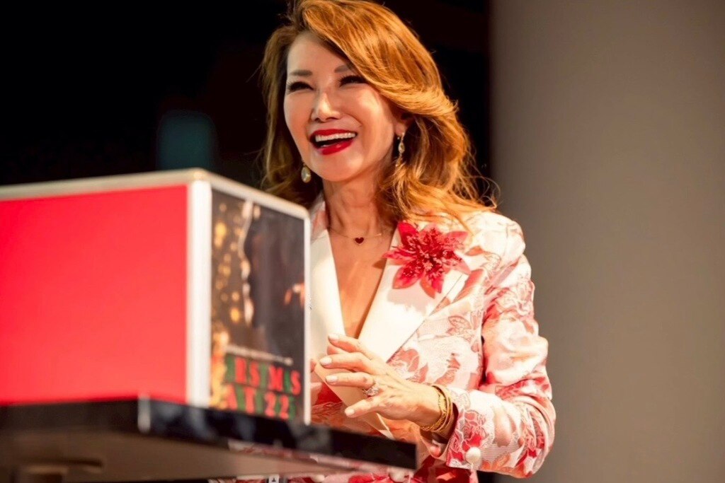 青木恵子＿クリスマスパーティー＿六本木＿タキシード＿着物ドレス＿１