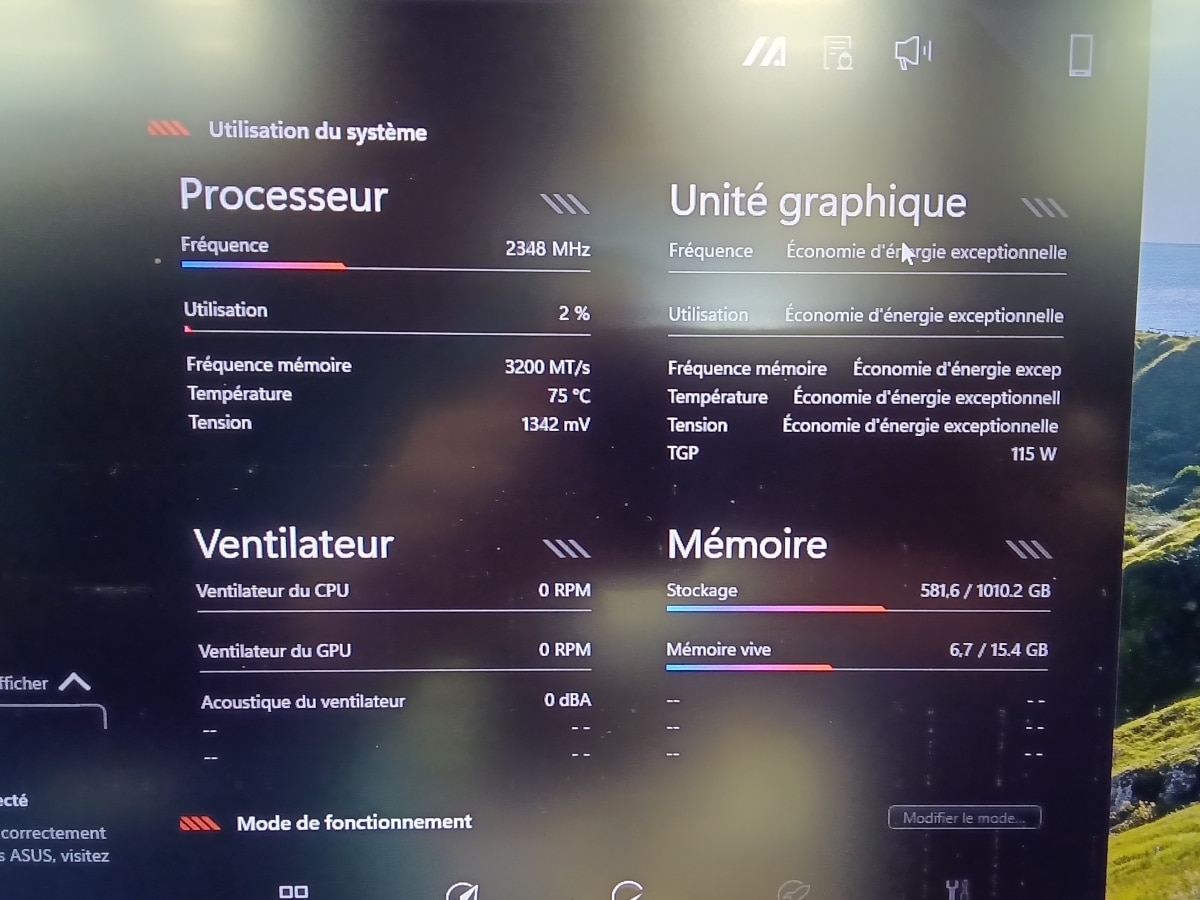 Armoury Crateの管理画面。ファン回転数が0 RPMと表示されています。