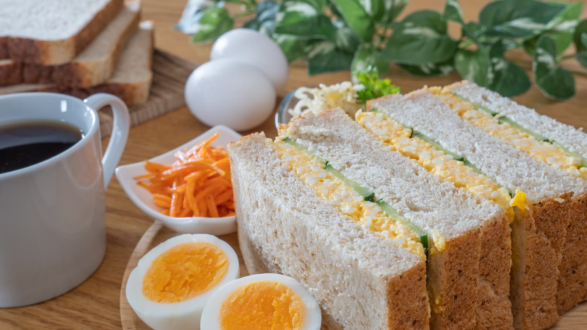 カフェのサンドイッチやトースト