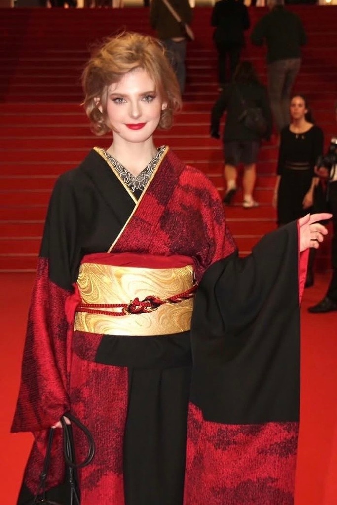 カンヌ映画祭_レッドカーペット_着物ドレス_MUNETAKAYOKOYAMA_1