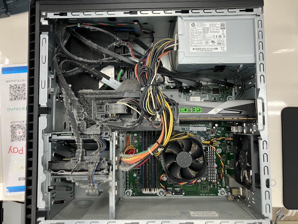 作業前のパソコン内部全体