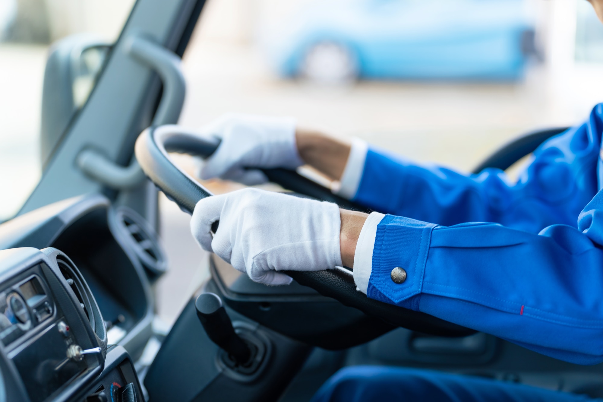 大型自動車の運転手