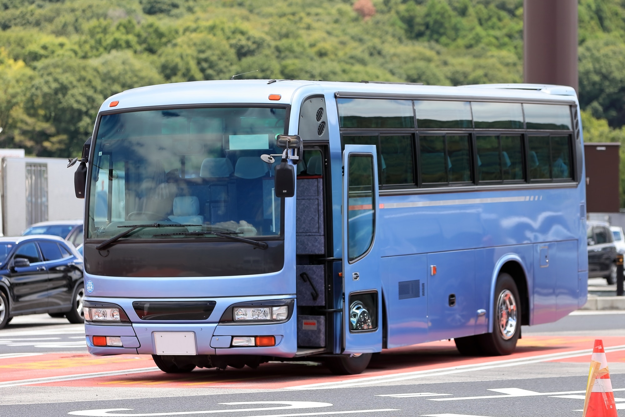 駐車場の観光バス
