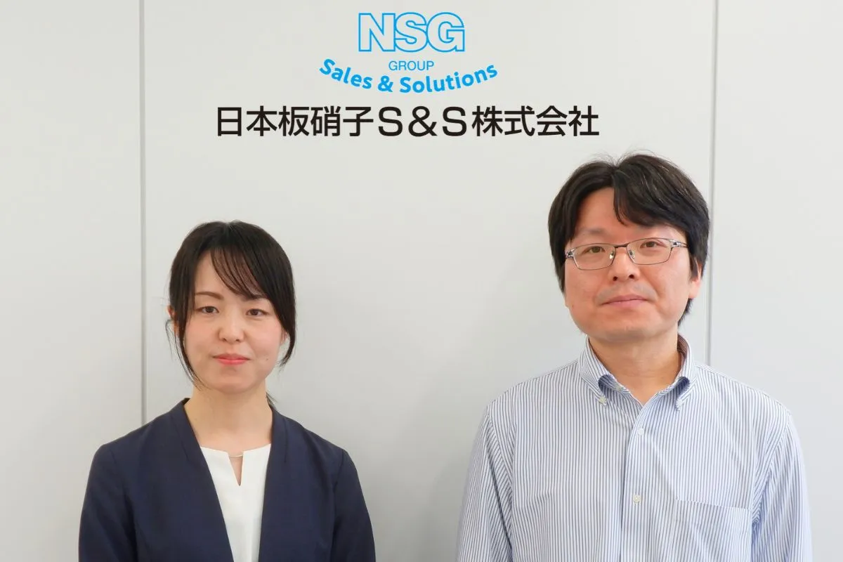 日本板硝子S&Sの採用担当者様2名のお写真